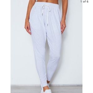 Sarah’s day drop it like it’s crotch pants